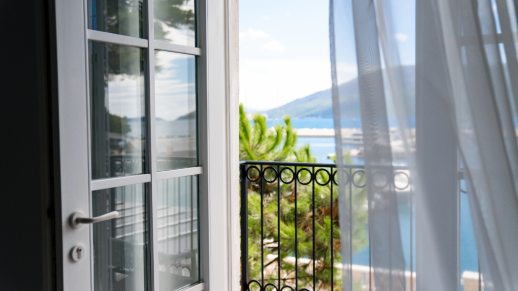cortina para sacada de apartamento